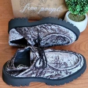 FREE PEOPLE Convertible Black Velvet Loafer